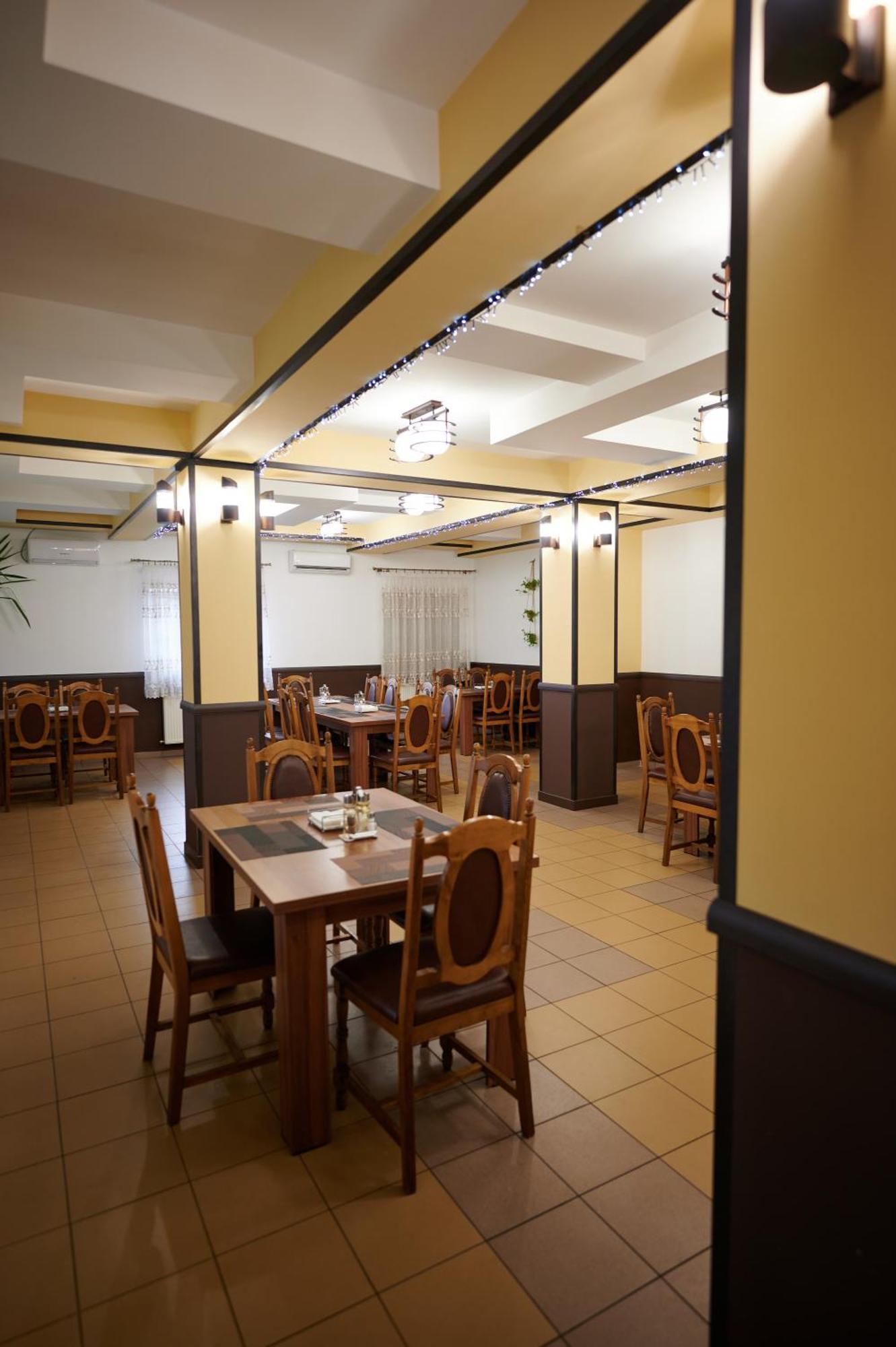 Poiana Bucovat Hotel Gura Humorului Ngoại thất bức ảnh